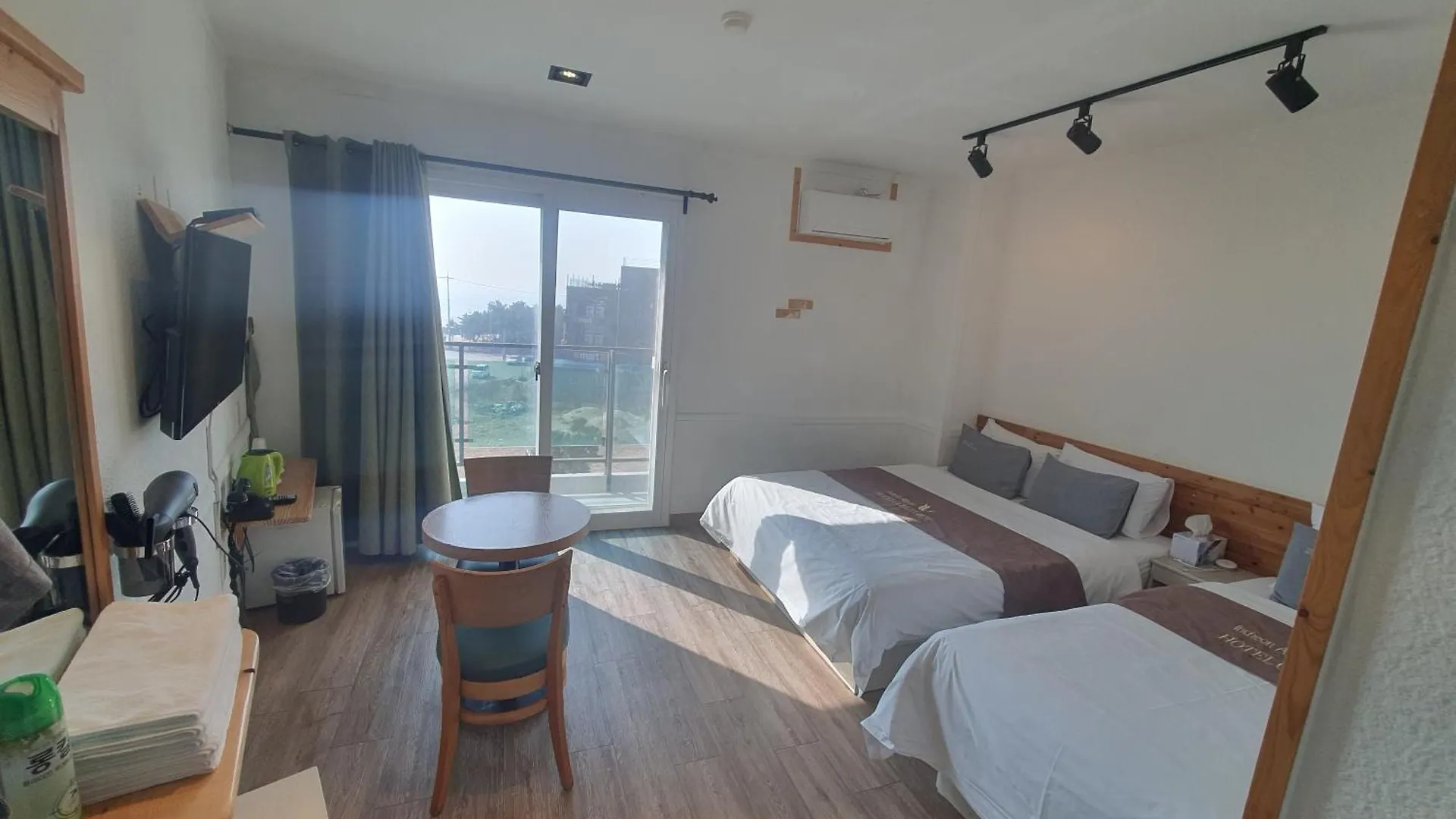 Hotel Oceanview Ίντσεον 3*,